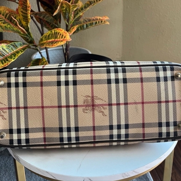 🔹️ BURBERRY🔹️ Vintage shoulder BAG (REPLACEMENT STRAPS) ✨️🤎 - Picture 3 of 14